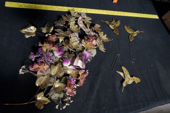 Metal Floral Flower Decoration & Hummingbird Stakes