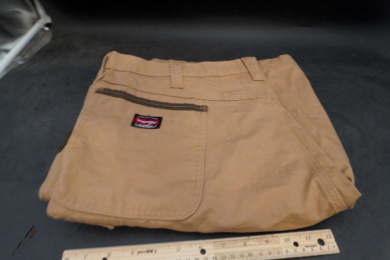 Wrangler Shorts (Size 42)