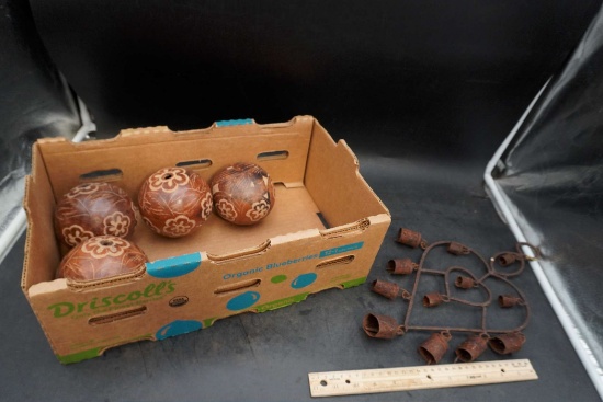 Metal Hanging Bell Heart & Round Flower Balls