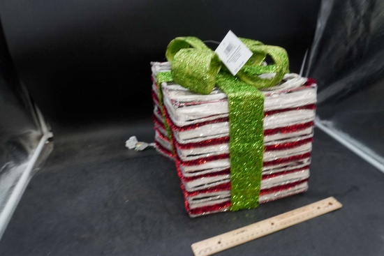 Lighted Green Bow Present