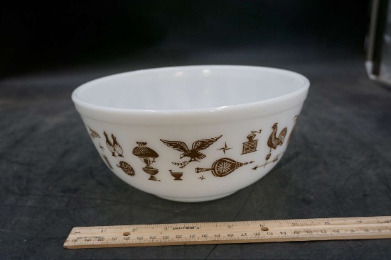 Pyrex 2 1/2 Qt. Bowl