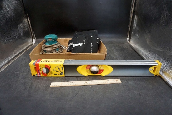 Hanson Level, Bolt Cutter, Pliers, Tool Belt & Electric Finishing Sander