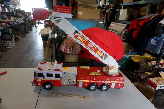 Tonka 328 Fire Dept. Ladder Truck