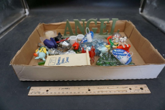 Stapler, Staple Remover, Tape, Glass Pebbles, Figurines, Toys, Glass Flower, Snowglobe