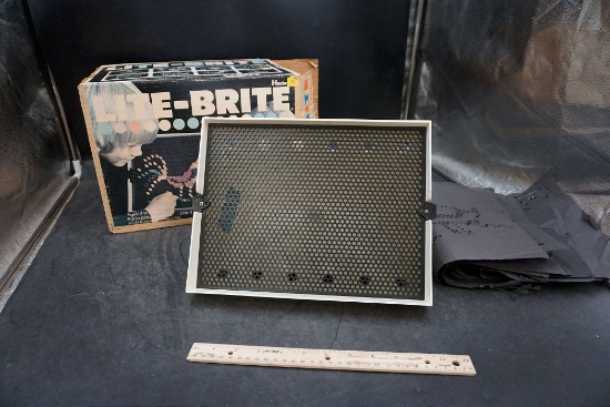 Lite-Brite W/ Papers