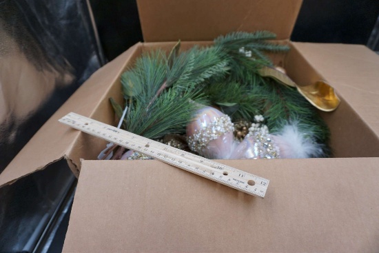Garland, Ornaments & Tree Decorations