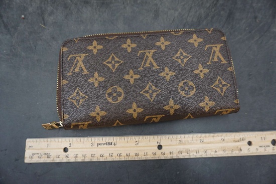 Louis Vuitton (Not Authenticated)