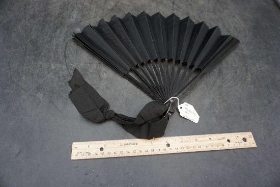 Black Mourning Fan