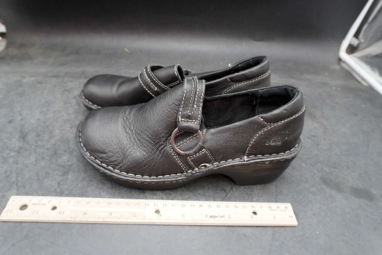 Boc Shoes (Size 9)