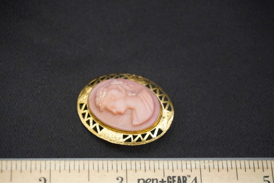 Gold Front Cameo Brooch
