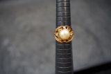 Sterling Silver Ring W/ Pearl Like Centerpiece