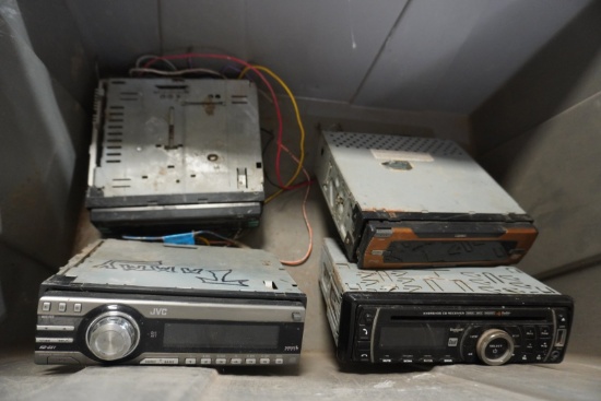 JVC Clarion Dual Metal Car Stereo & CD Receiver Lot of 4 in Tote
