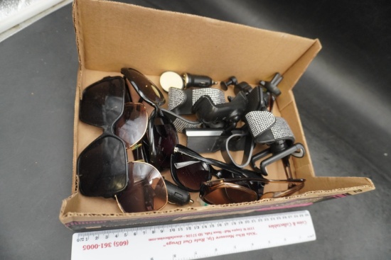 Plastic Sunglasses Car Mount Accessories Mixed Lot