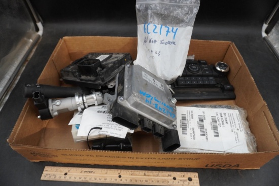 Mixed Plastic/Metal Auto Parts ECU & Switch Lot