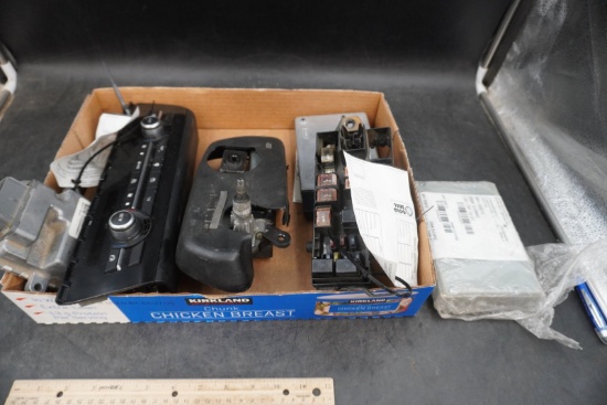 Mixed Mixed Plastic & Metal Car Parts Lot