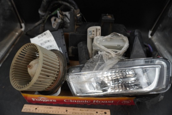 Mixed Plastic Auto Parts Assortment Lot