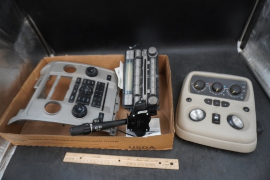 Nissan Chevrolet Plastic Auto Parts & Controls Collection Lot