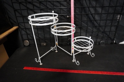 Vintage Metal 3-Tier Folding Plant Stand (Surface Rust)