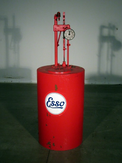 Red Esso Oil Lubester Gilbert and Barker