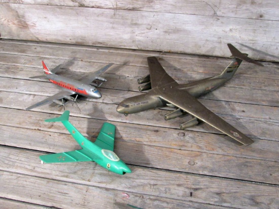 Vintage Lot of Plastic Model Airplanes