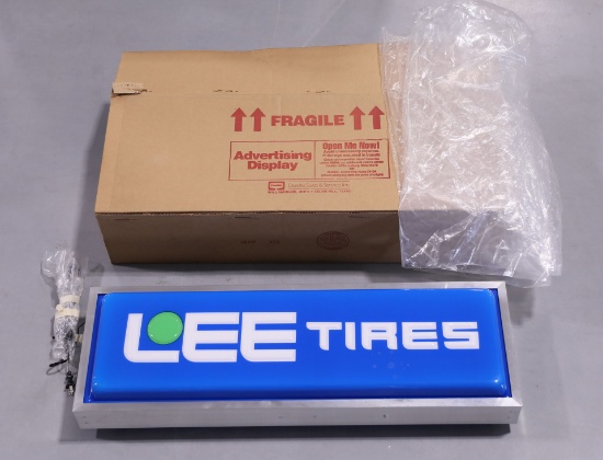 Lee Tires DS NOS Lighted Plastic Advertising Sign