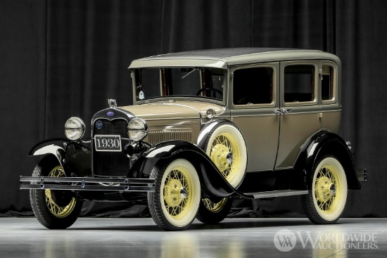 1930 Ford Model A Town Sedan