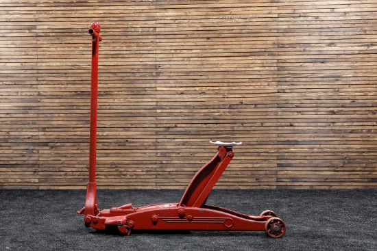 1930s Blackhawk Four-Ton Floor Jack