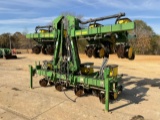 John Deere 1720 Planter 8 Row Vertical Fold