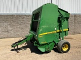 John Deere 568 Baler