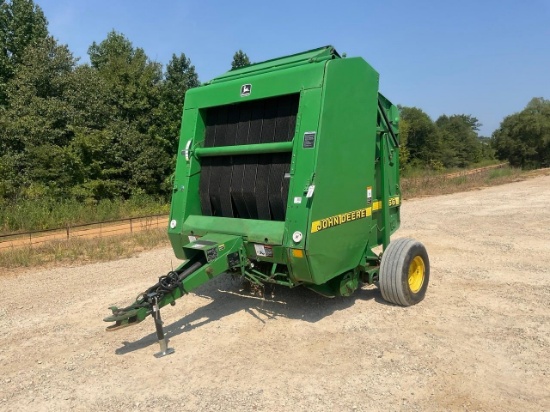 John Deere 566 Round Baler