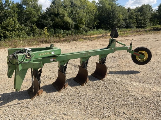 John Deere 975 4 Bottom Plow
