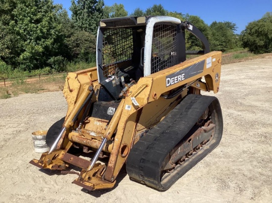 Deere CT332 Skid Steer