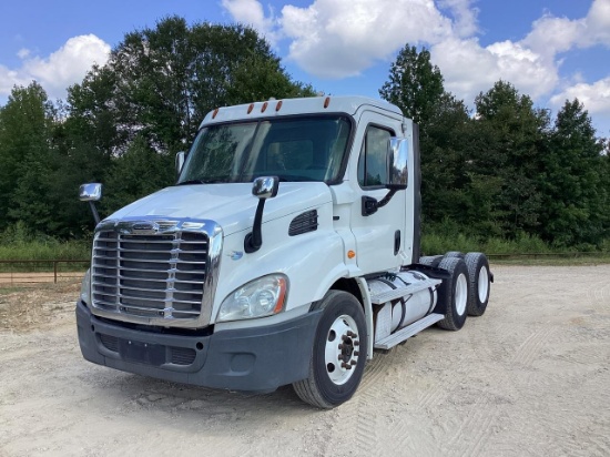 2012 Freightliner Semi Truck