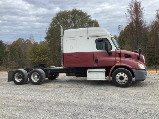 2013 Freightliner Cascade Sleeper Cab