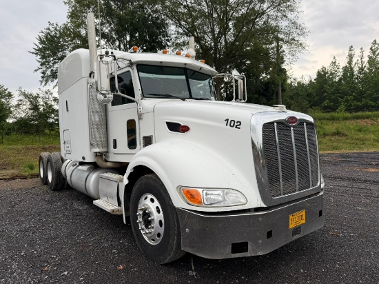 2006 Peterbilt 386 Semi Truck