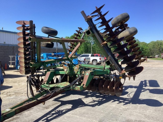 John Deere 630 Disc