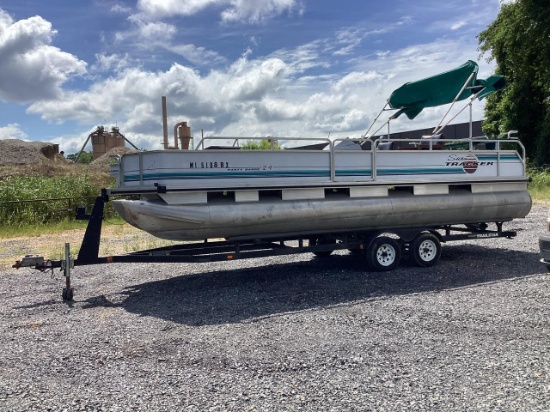 Sun Tracker Pontoon Boat