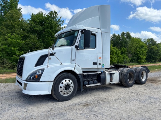 2013 Volvo VNL Semi
