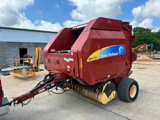 2012 New Holland BR7090 Baler