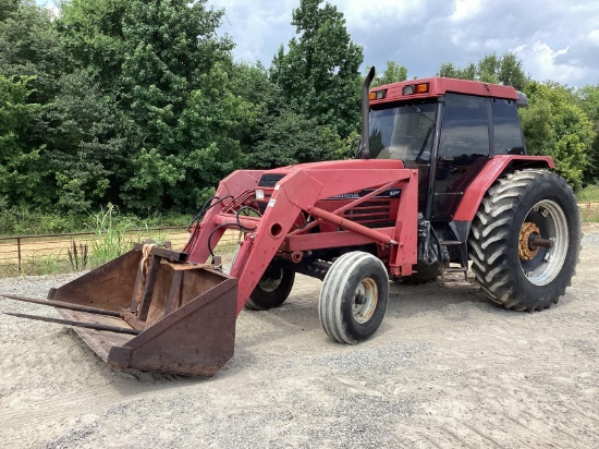 Case IH 5250 Tractor w/ Loader