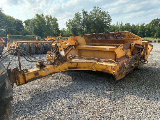John Deere 1812C Dirt Pan