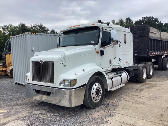2004 International 1900 Semi