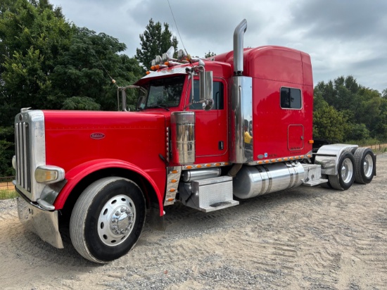 2009 Peterbilt 389 Semi Truck