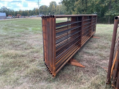 24' Free Standing Panels W/ One Gate