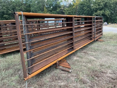 24' Free Standing Panels W/ One Gate