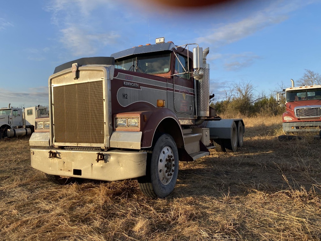 1987 Kenworth W900 | Commercial Trucks Truck Tractors Day Cab Trucks |  Online Auctions | Proxibid