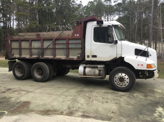 1999 Volvo Dumptruck