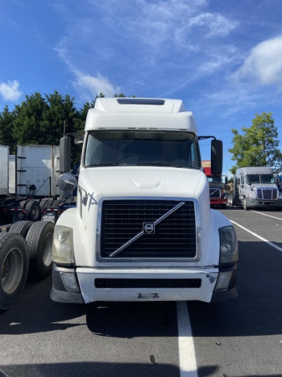 2011 VOLVO VNL630