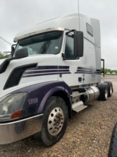 2013 VOLVO VNL