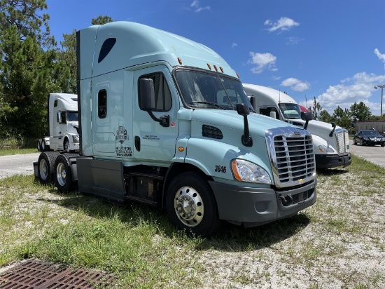 2016 FREIGHTLINER CASCADIA CA113SLP